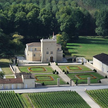 Chateau La Tour Carnet Saint-Laurent-de-Medoc Exterior photo